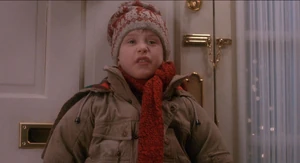 Kevin McCallister choosing to defend his house