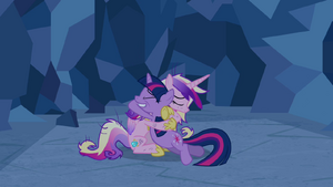 Twilight and Cadance reunite S02E26