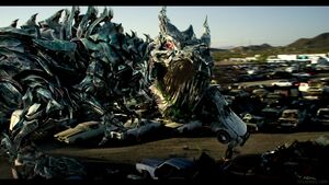 Transformers-The-Last-Knight-Theatrical-Trailer-2-209
