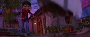 Coco-disneyscreencaps.com-1876