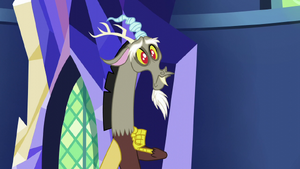 Discord with puppy dog eyes S5E22