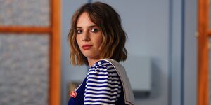 Stranger-things-robin-maya-hawke-1562268409