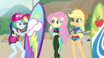 Rainbow encourages Fluttershy to try surfing EGDS19