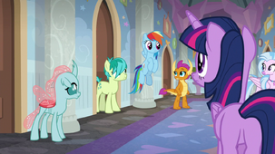 Rainbow Dash returns to the student dorms S8E16 1