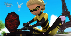 Queen Bee holds the Miraculouses 3