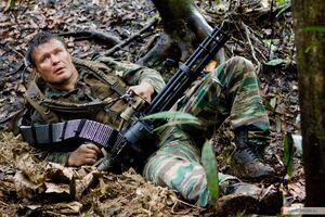 Nicolai-predators-2010-movie-14721283-1200-800