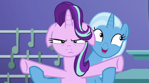 Trixie wiggling Starlight Glimmer's hooves S7E2