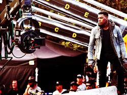 Boyega on Set of PacRim2