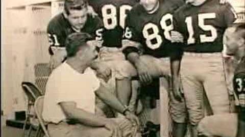 Green Bay Packer quarterback Bart Starr checks into Milwaukee Hotel,  Saturday, Dec. 22, 1967, as the Packers arrive for NFL Western Conference  Championship game against the Los Angeles Rams. The Packers held