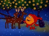 Pac-Man encouraging the reindeer to eat the Power Pellets.