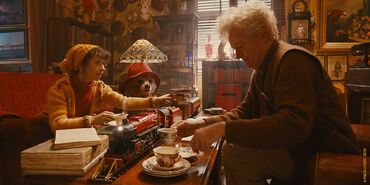 Mr. Gruber serves elevenses (Paddington)