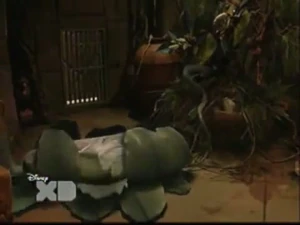 Pair of Kings S01E19 The Trouble With Doubles 17