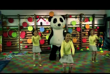 Panda Vai à Escola - O Jogo das Cores: listen with lyrics