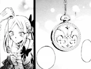 Jack zeigt Lotti seine Taschenuhr