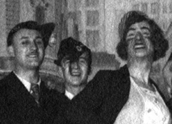 Guido Martina è la persona al centro, fotografato in una recita teatrale del 1928
