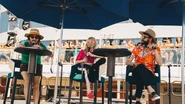 Paramore-parahoy-2018-billboard-1548-768x433.jpg (100 KB)