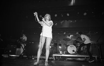 PARAMORE 002