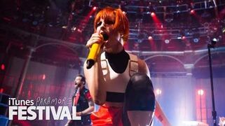 Paramore_-_CrushCrushCrush_-(iTunes_Festival_2013)-_HD