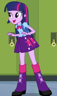 Twilight Sparkle human at lockers EG