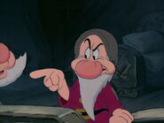 Snow-white-disneyscreencaps.com-4330