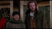 Harry and Marv in "Home Alone 2: Lost In NYC"