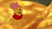 Winnie the Pooh as Héctor Carrero