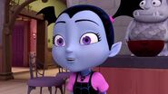 Vampirina 045