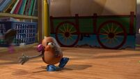 Mr. Potato Head flees on Rex's roar