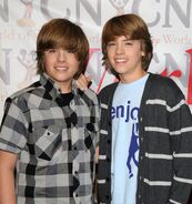 Online-Dylan-and-Cole-Sprouse