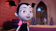 Vampirina Hauntley (Vampirina) 13