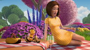 Bee-movie-disneyscreencaps.com-3551