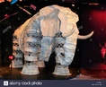 Bertha-die-elefanten-marionette-auf-dem-display-an-das-inside-the-lion-king-die-erste-immersive-pop-up-ausstellung-jemals-geschaffen-fur-eine-erf6n0.jpg (234 KB)