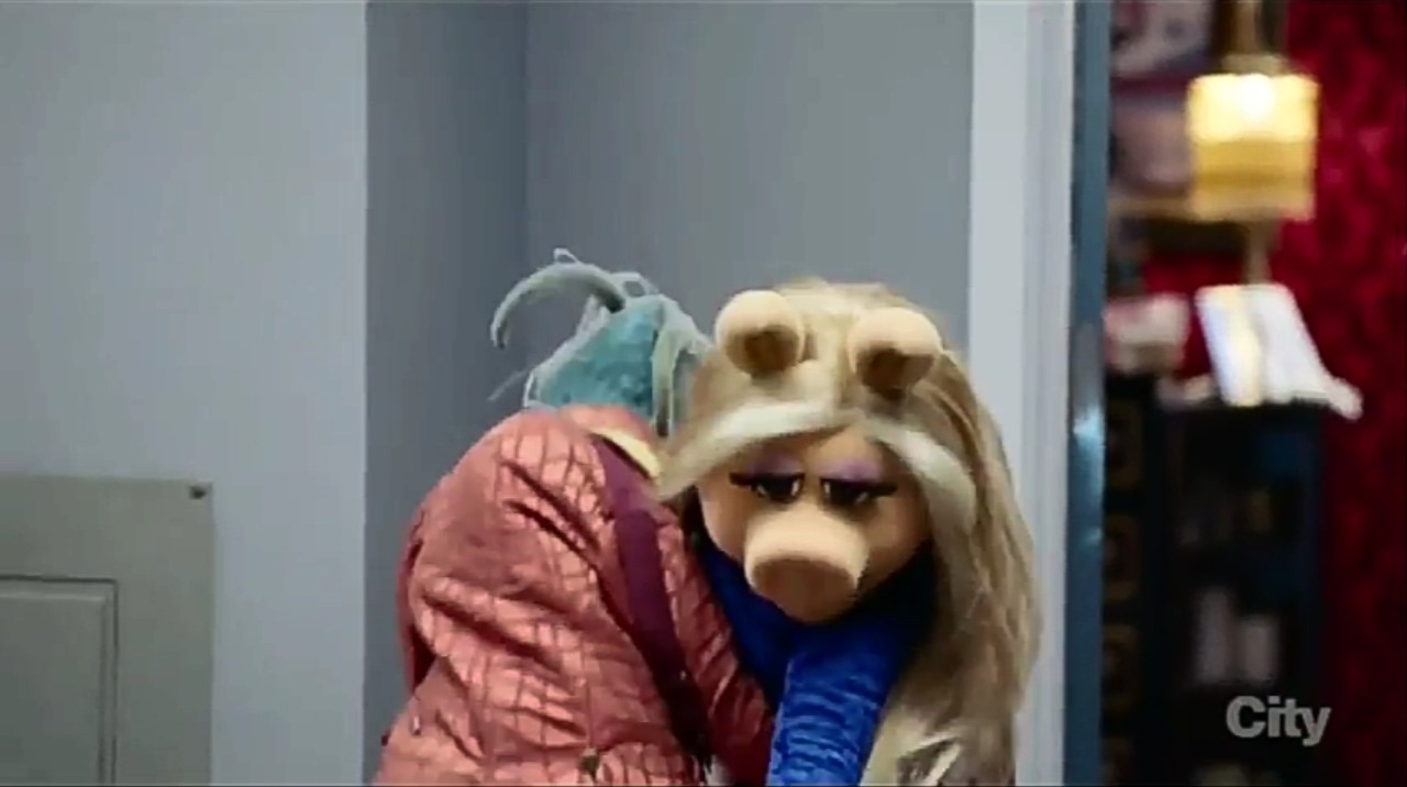 miss piggy crying