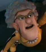 Granny Puckett as Lizzie