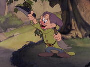 Snow-white-disneyscreencaps.com-2416