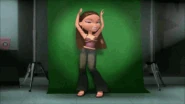 Bratz Fianna shaking hips