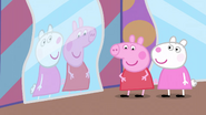 Peppa and Suzy do silly things! in Wall of Mirrors