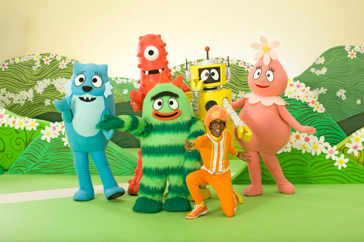 Yo Gabba Gabba Meets Blue's Clues: What Does Blue Want to Make