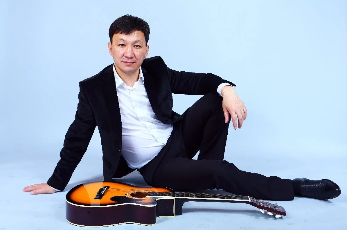 Домбрист. Казахский певец димаш кудайберген 2020. Казахские хиты. Казахская мелодия. Казакша хит андер.