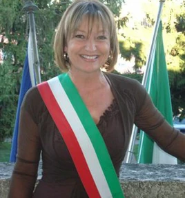 Antonella with a flag