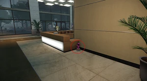 Спасение Хокстона, в прихожей в самом начале ограбления