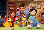 Mario Lopez with the cast.