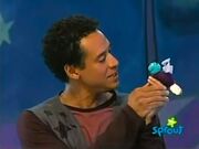 Sprout-The-Good-Night-Show-Leo-Lucy