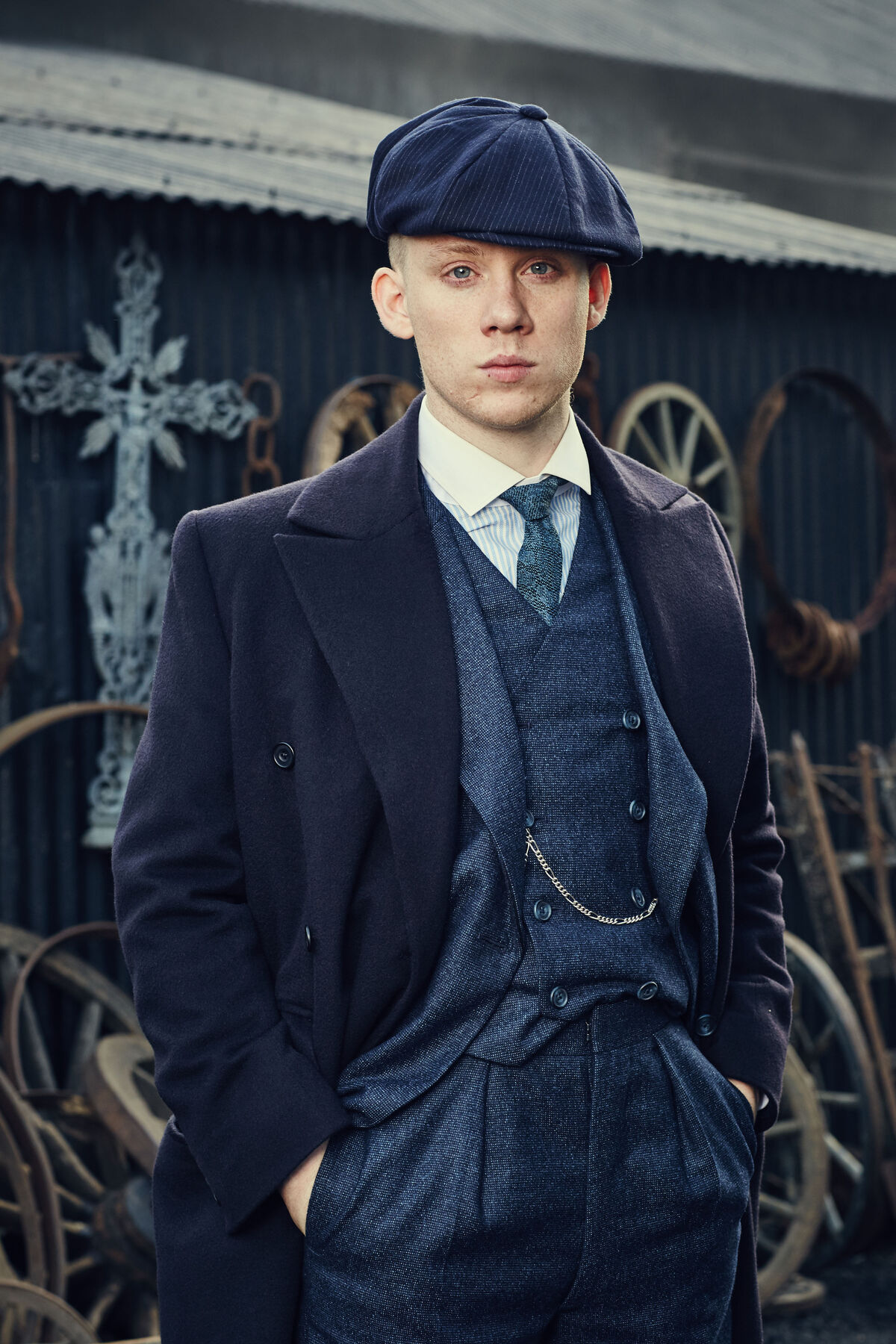 A Simple Guide on how to Dress like Tommy Shelby from Peaky Blinders -  Hockerty