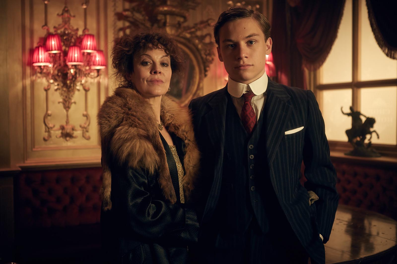 Peaky blinders season store 2 episode 4 streaming