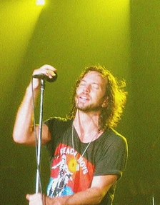 Tumblr mezf0r4qPb1qcjhcpo1 500.jpg (307 KB)