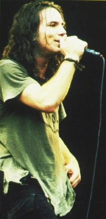 Tumblr lo6iurYAou1qhfx6lo1 400.jpg (51 KB)