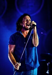 Tumblr misobfs7vS1rfdlpuo1 400.jpg (44 KB)