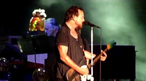 PEARL JAM new song *LIGHTNING BOLT* live in Chicago @ Wrigley Field 7 19 2013 HD