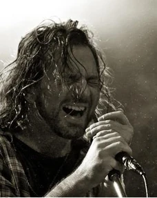 Tumblr mhngawG1kM1rwzvuio1 400.jpg (67 KB)